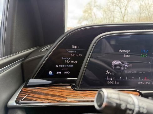 Used 2021 Cadillac Escalade ESV Premium Luxury w/ Driver Assist Tech Package image 15