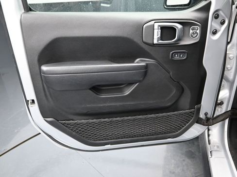 Used 2023 Jeep Wrangler Unlimited image 23