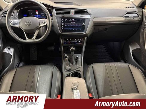 Used 2022 Volkswagen Tiguan SE image 36