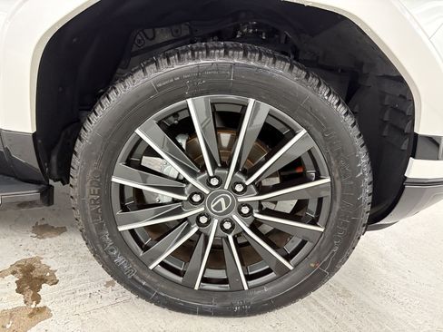 Used 2024 Lexus GX 550 w/ Accessory Package (2T) AWD/4WD image 13