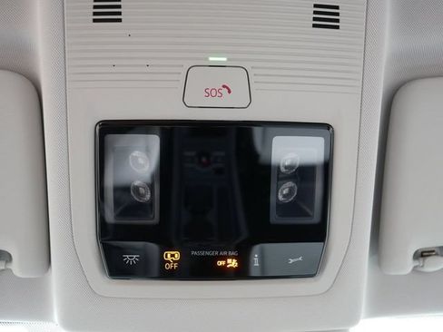 Certified 2025 Volkswagen Tiguan SE AWD/4WD image 34