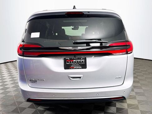 New 2026 Chrysler Pacifica Pinnacle image 6
