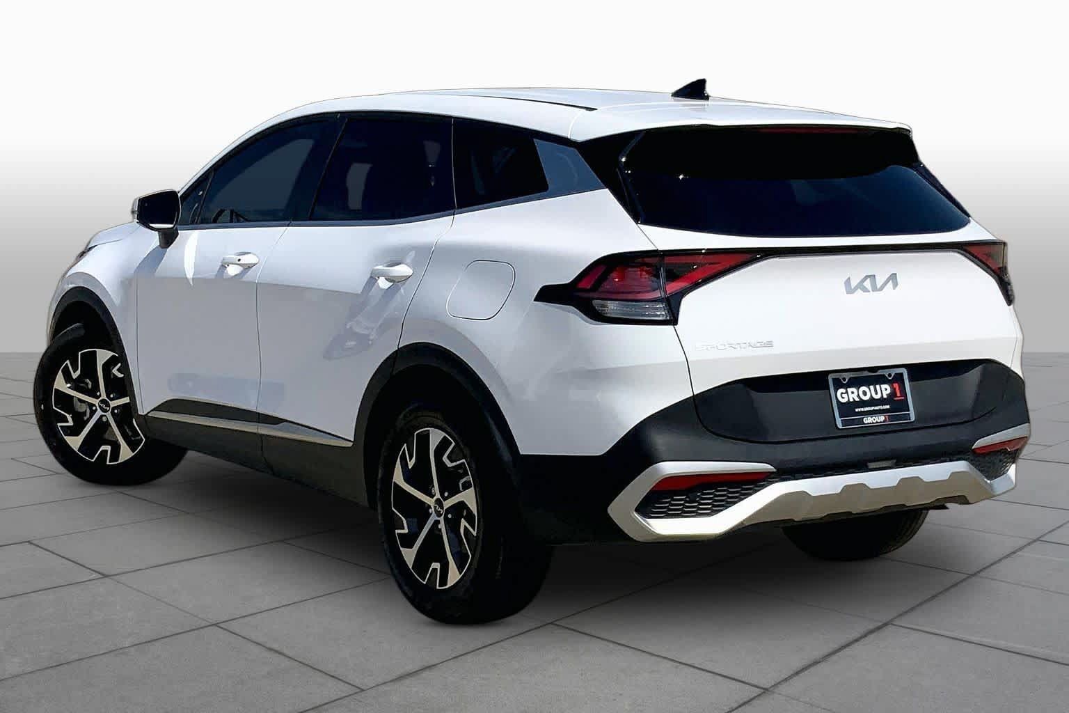 Used 2025 Kia Sportage EX FWD image 12