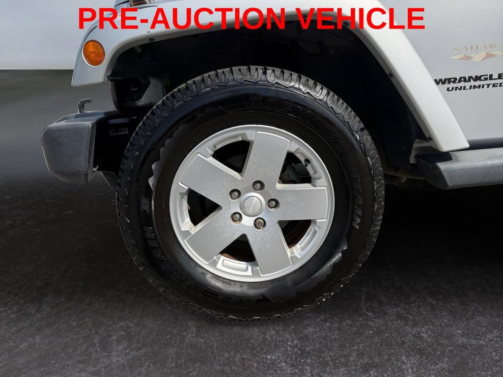 Used 2011 Jeep Wrangler Unlimited Sahara w/ Connectivity Group AWD/4WD image 9