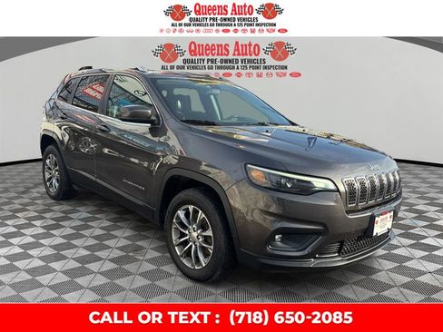 Used 2019 Jeep Cherokee Latitude Plus w/ Cold Weather Group image 9