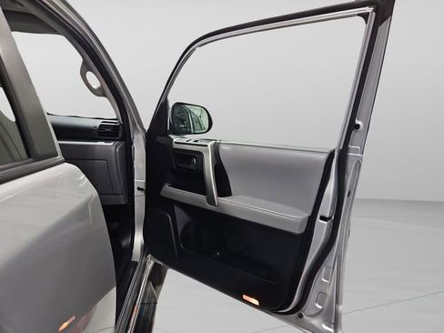 Used 2011 Toyota 4Runner SR5 w/ Premium Pkg w/Leather image 29