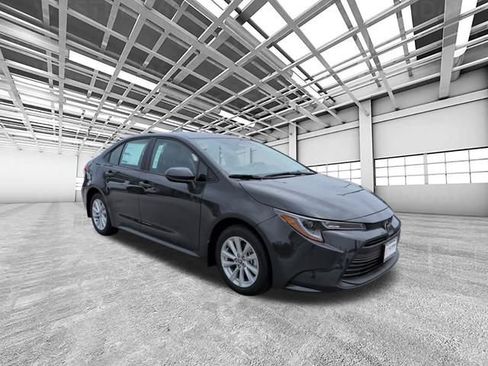 Used 2026 Toyota Corolla LE w/ LE Premium Package FWD image 1