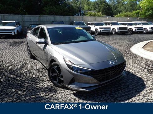 Certified 2023 Hyundai Elantra SEL w/ Convenience Package FWD image 3