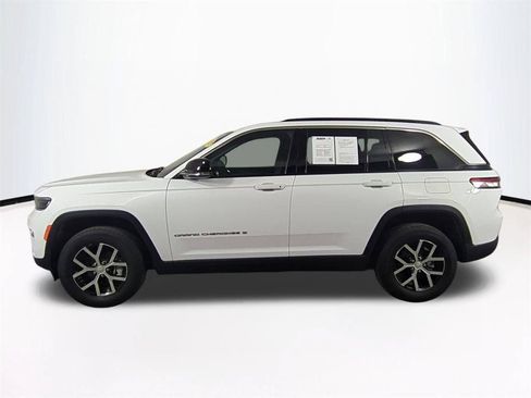 Used 2025 Jeep Grand Cherokee Limited AWD/4WD image 8
