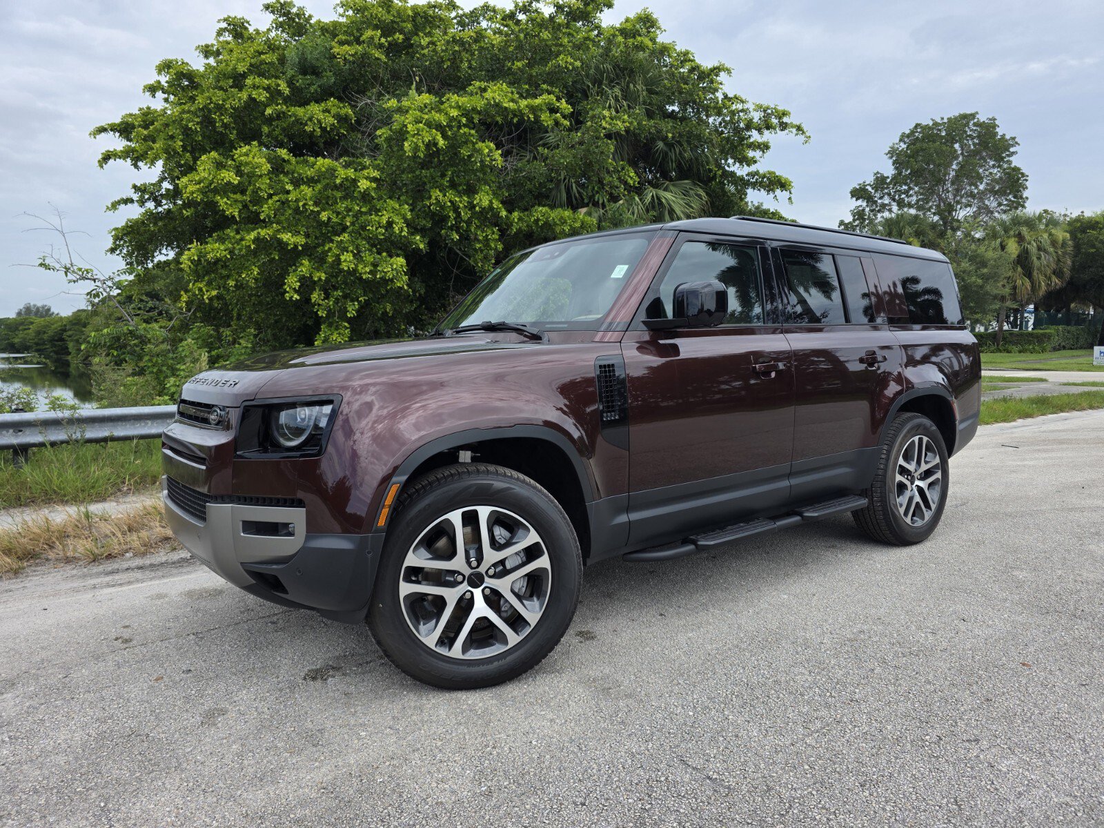 Used 2026 Land Rover Defender 130 S AWD/4WD image 1