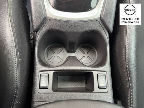 Used 2016 Nissan Rogue SL w/ SL Premium Package image 27