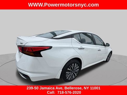 Used 2024 Nissan Altima 2.5 SV w/ SV Premium Package FWD image 5