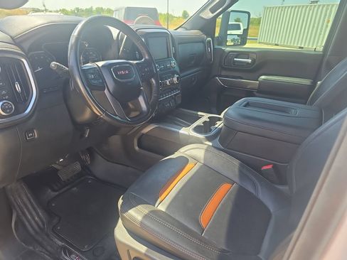 Used 2022 GMC Sierra 2500 AT4 w/ AT4 Premium Plus Package AWD/4WD image 16