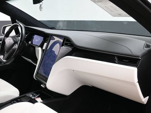 Used 2019 Tesla Model X 100D AWD/4WD image 32