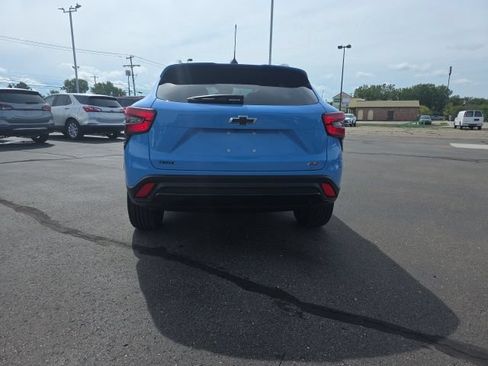 Used 2024 Chevrolet Trax RS w/ Sunroof Package FWD image 5