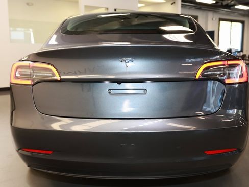 Used 2023 Tesla Model 3 Standard Range image 6