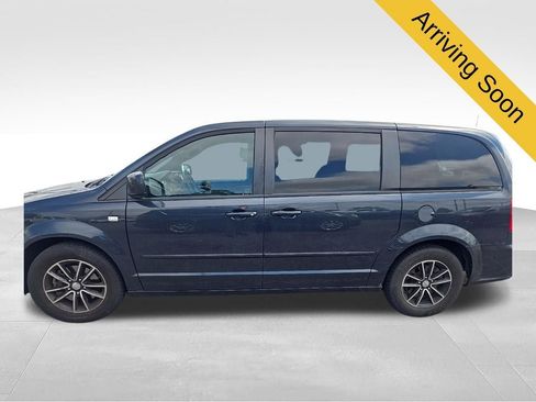 Used 2014 Dodge Grand Caravan SXT FWD image 1
