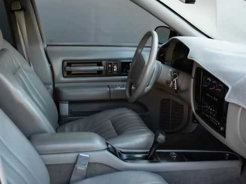 Used 1996 Chevrolet Impala SS image 10