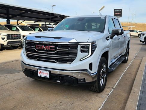 New 2026 GMC Sierra 1500 SLT image 8