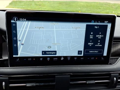 Used 2025 Lincoln Corsair Reserve AWD/4WD image 15