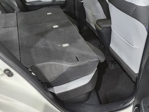 Used 2016 Toyota Prius Three image 33