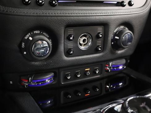 Used 2015 Rolls-Royce Ghost Base image 32