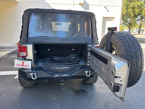 Used 2017 Jeep Wrangler Sport w/ Quick Order Package 24S AWD/4WD image 12