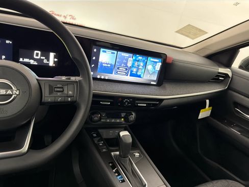 New 2026 Nissan Kicks SV w/ SV Premium Package image 18