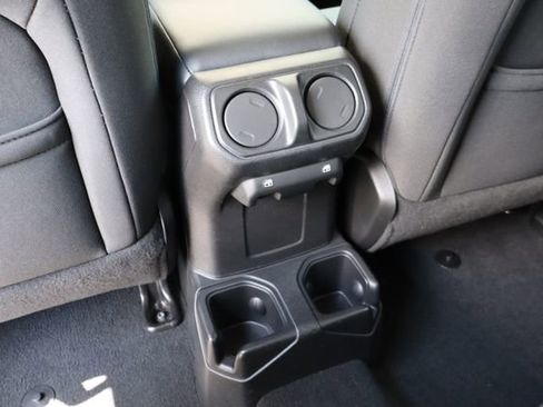 Used 2018 Jeep Wrangler Unlimited Sport S AWD/4WD image 43