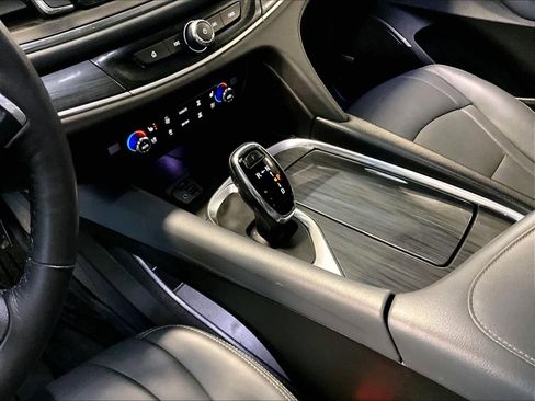 Used 2020 Buick Enclave Premium w/ LPO, Touring Package image 21