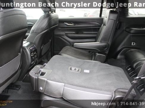 Used 2025 Jeep Grand Cherokee L Altitude image 44