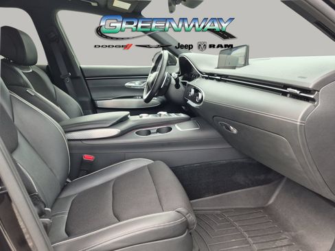 Used 2024 Genesis GV70 3.5T Sport AWD/4WD image 8
