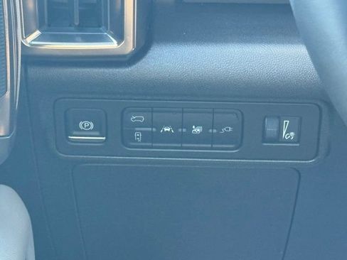 Used 2024 GMC Hummer EV 3X AWD/4WD image 14