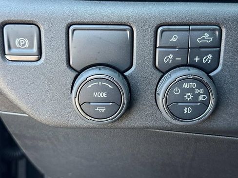 Used 2025 Chevrolet Silverado 1500 LTZ RWD image 24