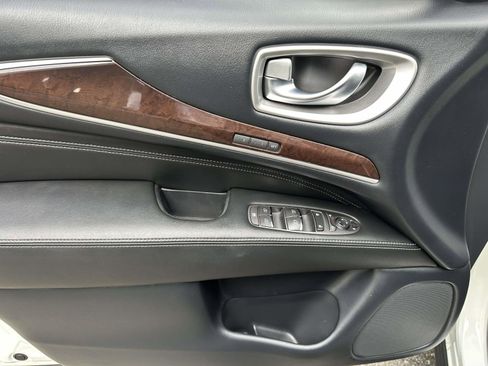 Used 2018 INFINITI QX60 Luxe w/ Deluxe Technology Package image 18