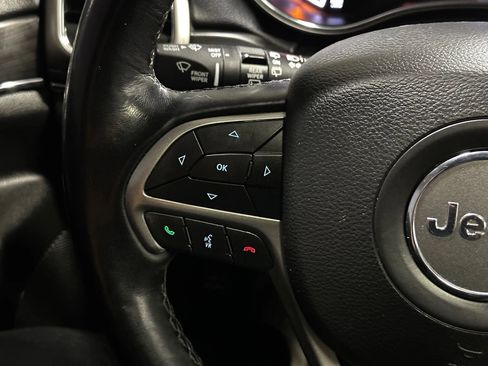 Used 2022 Jeep Grand Cherokee Limited image 31