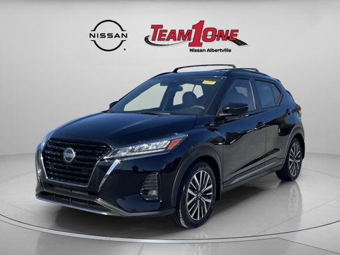 Used 2021 Nissan Kicks SR w/ SR Premium Package image 4