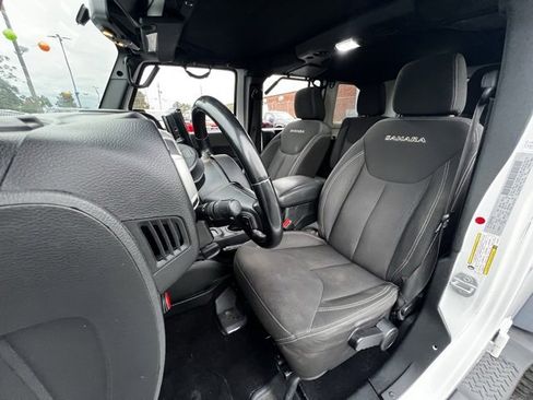 Used 2017 Jeep Wrangler Unlimited Sahara image 13
