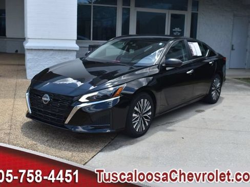 Used 2024 Nissan Altima 2.5 SV FWD image 5