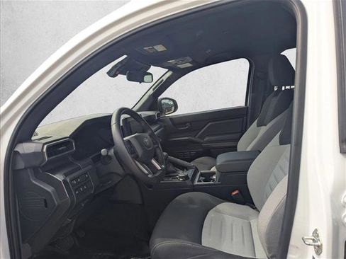 Certified 2025 Toyota 4Runner 4WD image 12