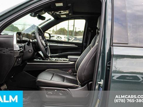 Used 2025 Cadillac Escalade Sport w/ LPO, ONYX Package image 15