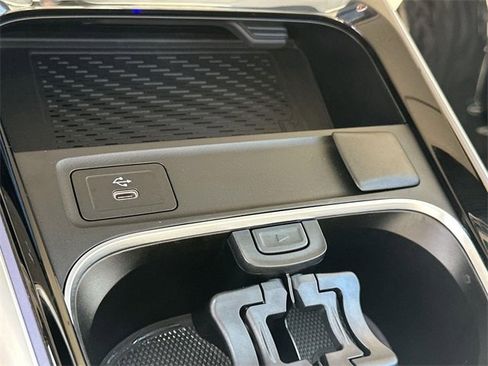 Used 2024 Mercedes-Benz EQB 250+ image 40