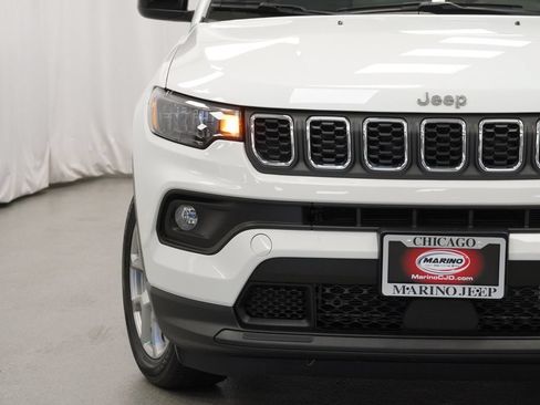 Certified 2024 Jeep Compass Latitude w/ Sun and Sound Group AWD/4WD image 6