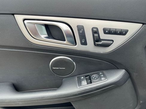 Used 2012 Mercedes-Benz SLK 350 image 25