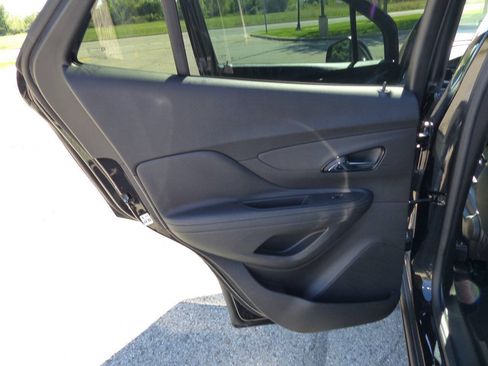 Used 2020 Buick Encore Preferred w/ Safety Package FWD image 33