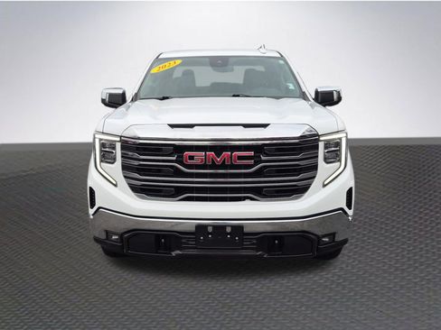 Used 2023 GMC Sierra 1500 SLT w/ SLT Convenience Package AWD/4WD image 3