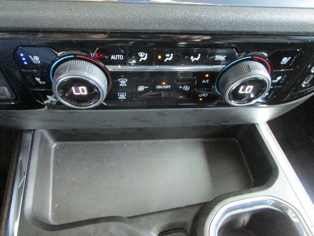 Used 2023 Chevrolet Silverado 1500 High Country w/ High Country Premium Package AWD/4WD image 48