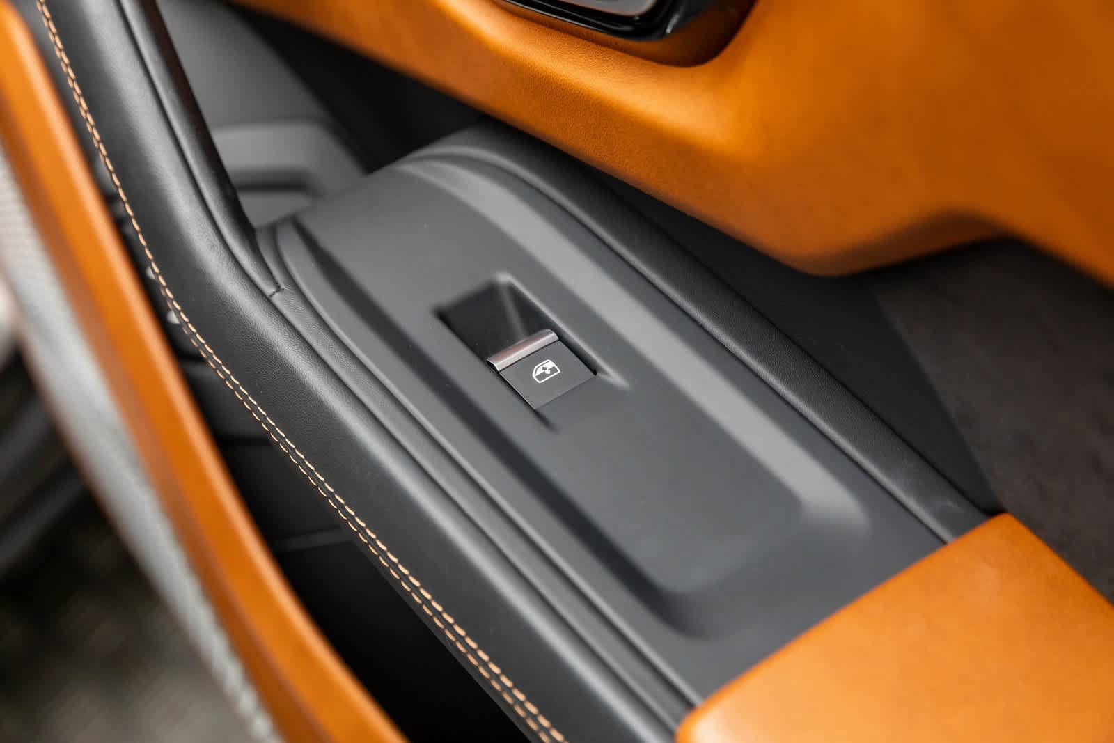 Used 2022 Lamborghini Urus AWD/4WD image 57