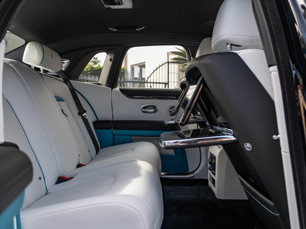New 2026 Rolls-Royce Ghost Black Badge AWD/4WD image 37