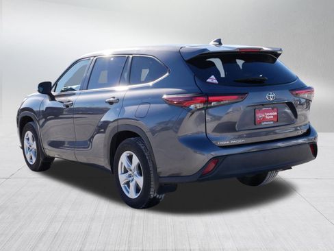 Certified 2024 Toyota Highlander LE image 5